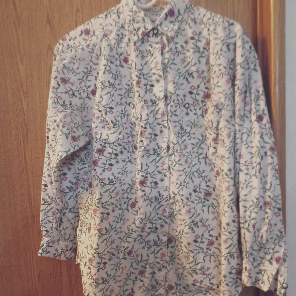 Stefano World Wide Button-Down Long-Sleeve Green Floral Top, Size L